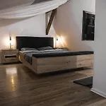 Dwupoziomowy Krolowej Jadwigi 3 *
