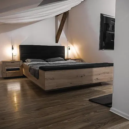 Dwupoziomowy Krolowej Jadwigi 3 *